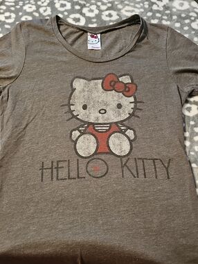 Sanrio Hello Kitty Gray Tee with Red Bow